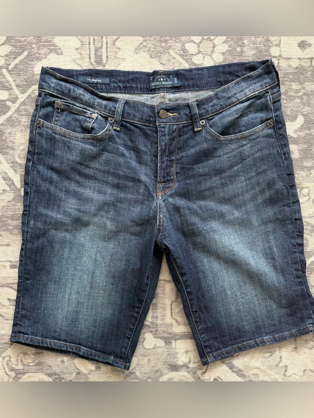 Lucky Brand The Bermuda Denim Shorts Dark Wash Size 14/32 Stretch